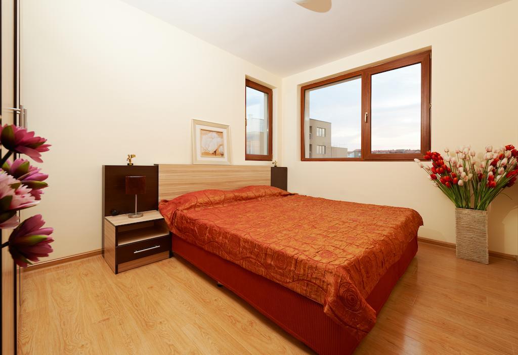 Stanny Court Aparthotel Nessebar Chambre photo