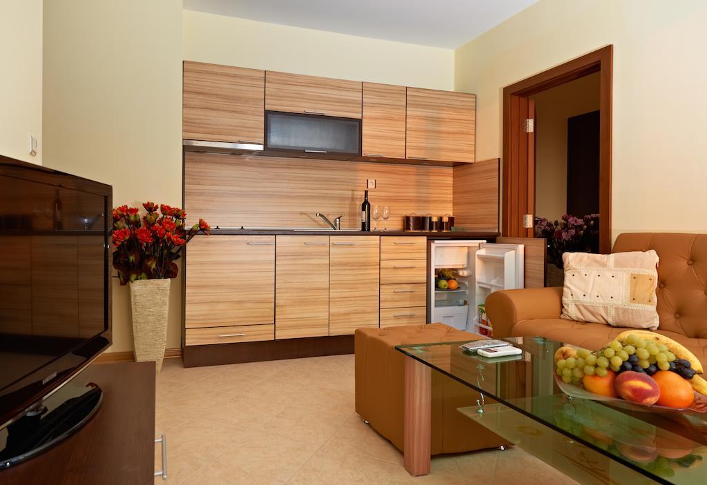Stanny Court Aparthotel Nessebar Chambre photo